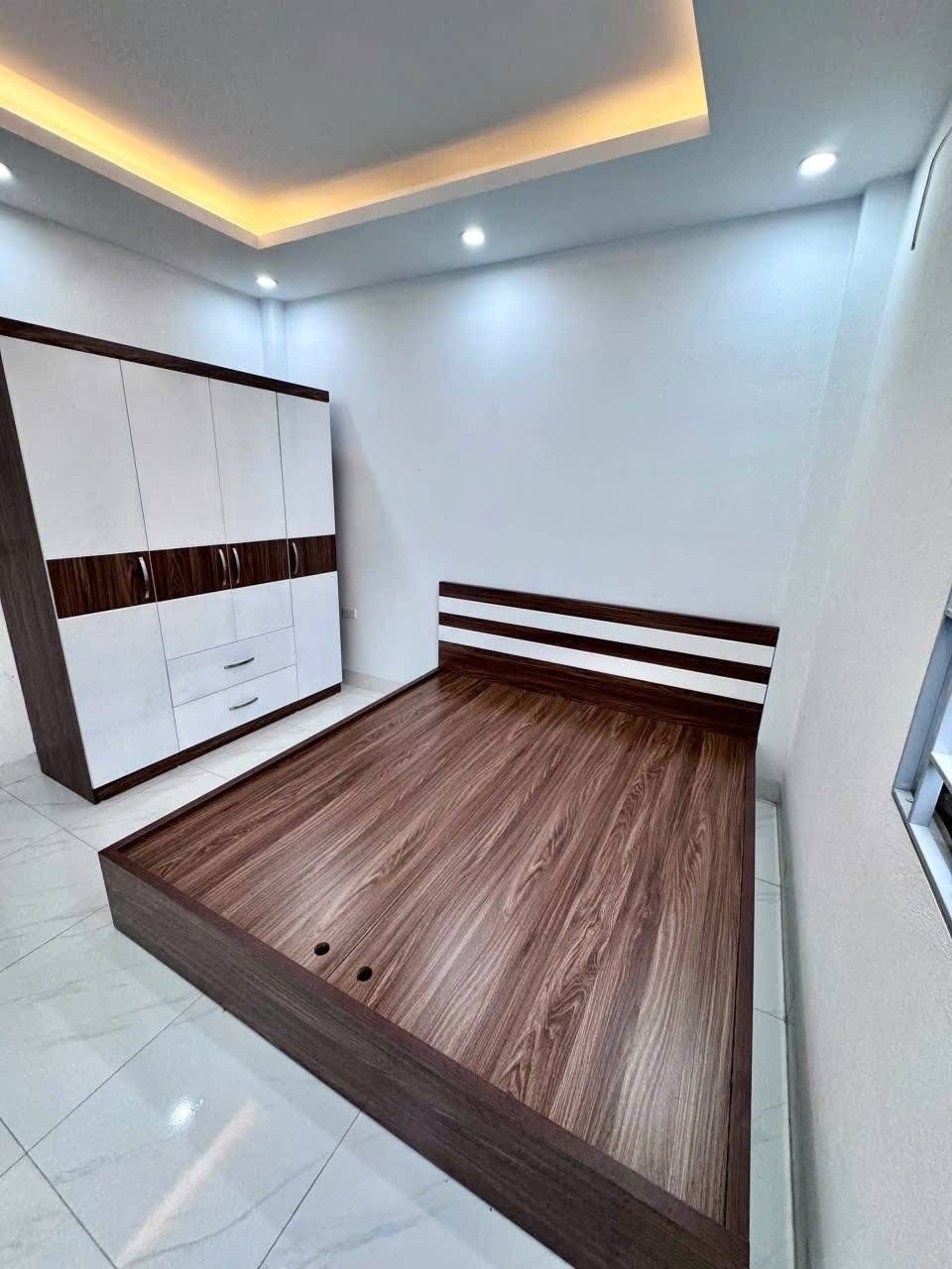 Bán nhà mới 4 tầng full nội thất Thượng Đình. 200m ra Qlo 1A. Chỉ 4.x ty - 3