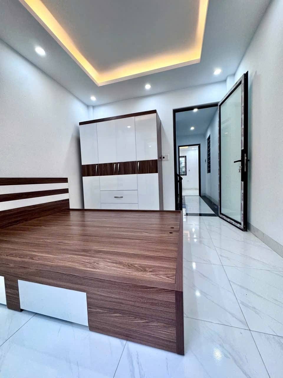 Bán nhà mới 4 tầng full nội thất Thượng Đình. 200m ra Qlo 1A. Chỉ 4.x ty - 5