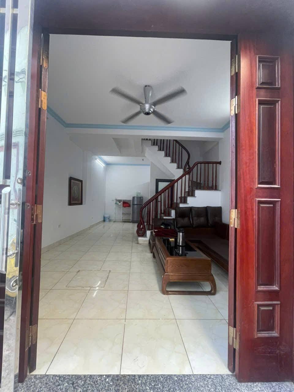 Bán nhà 4 tầng Đông Mỹ, Thanh Trì diện tích 40m2 giá 5,35 tỷ