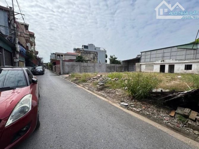 Bán Đất Bát khối Sát Hồ DT.60,8 mt,4m7 Giá 8,3 Tỷ Ngõ Ôtô Tránh Kinh Doanh