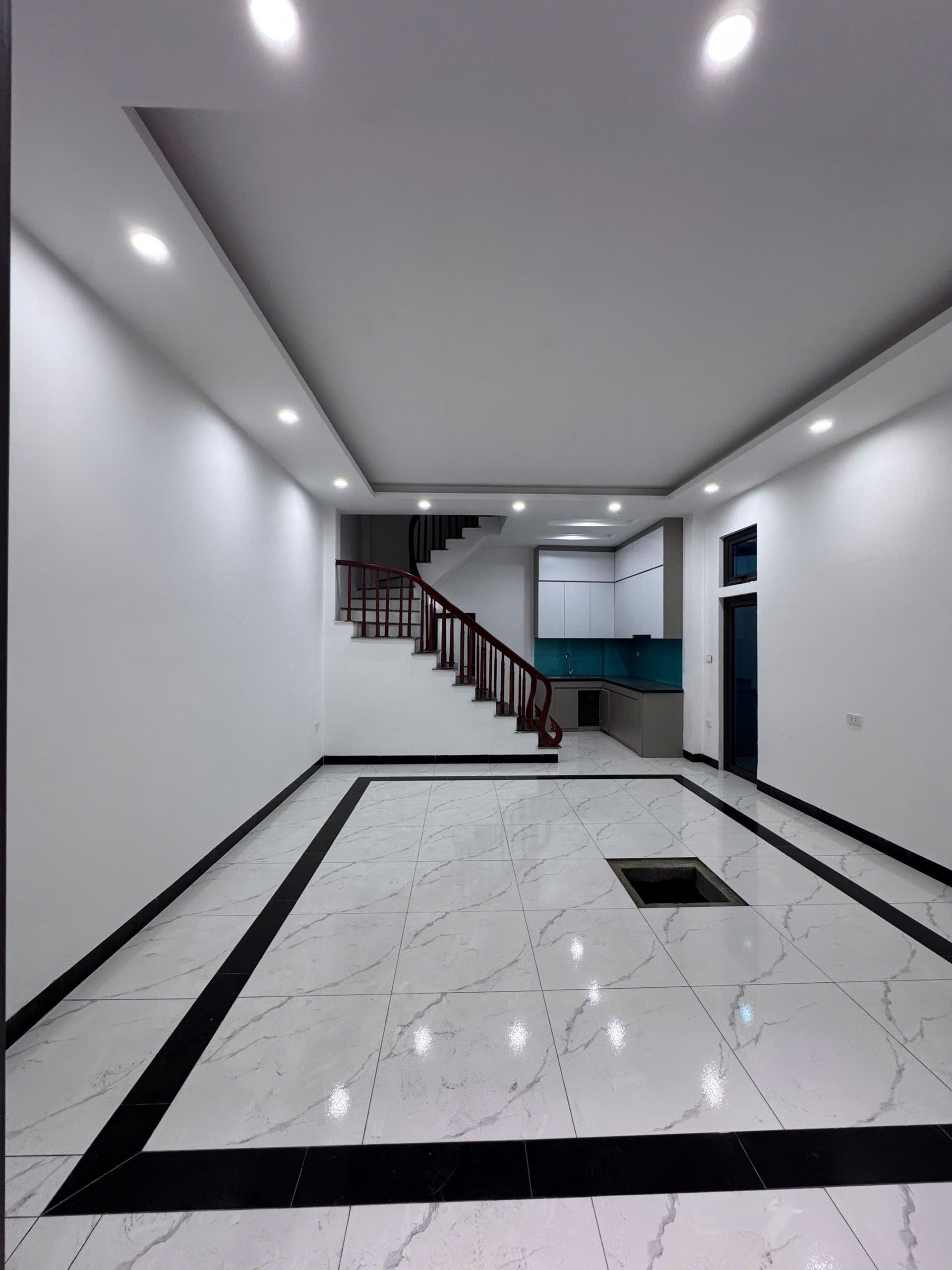 Bán nhà ngũ hiệp 4 tầng 2 mặt ngõ cực đẹp giá chỉ 7,1ty